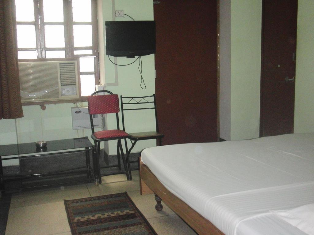 Shivakashi Guest House Varanasi Room photo