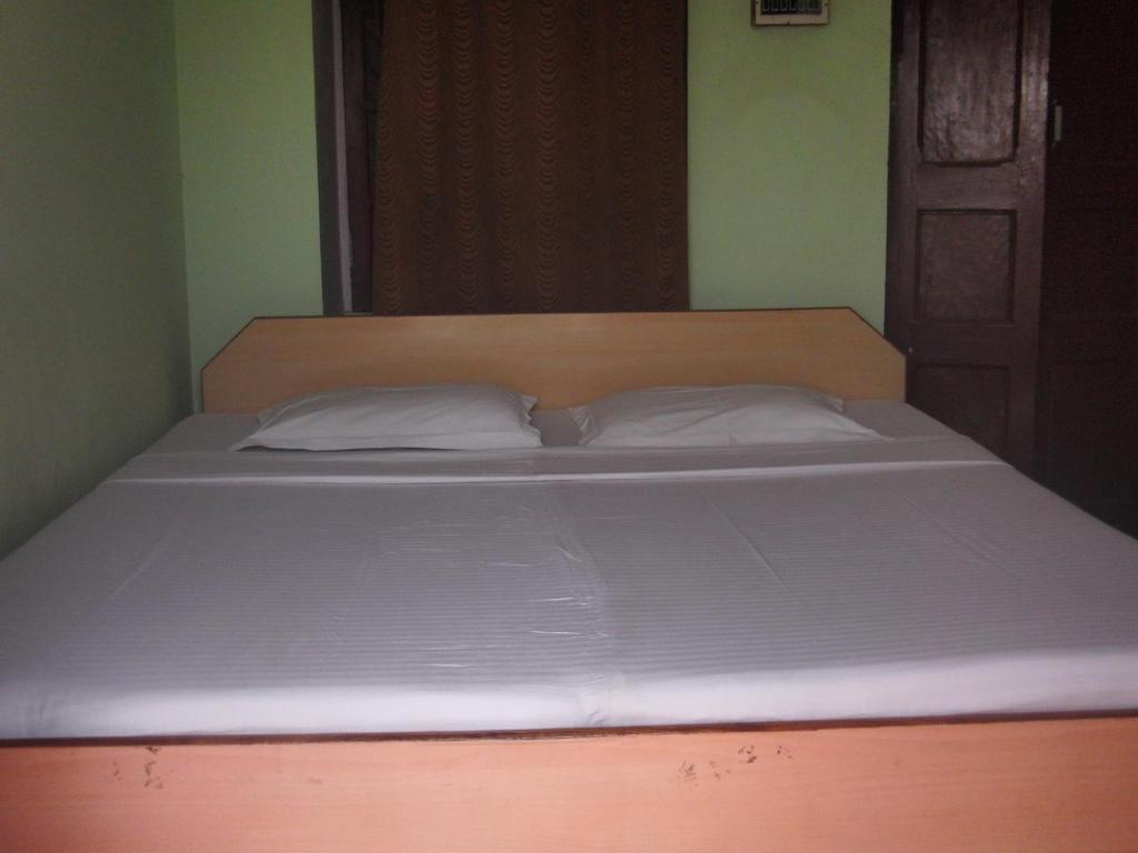 Shivakashi Guest House Varanasi Room photo